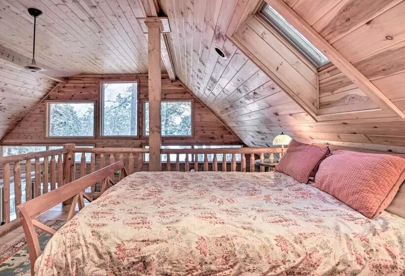 Thunder Lake Escape + Boat Dock!