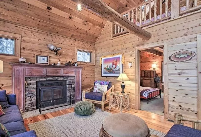 Thunder Lake Escape + Boat Dock!