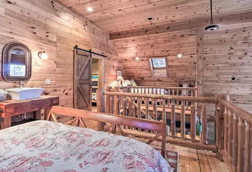 Thunder Lake Escape + Boat Dock!