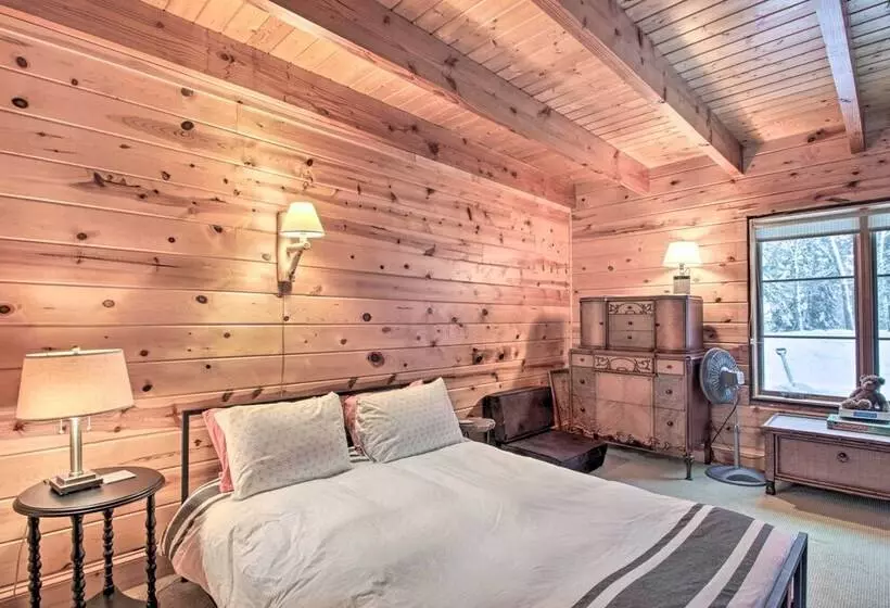 Thunder Lake Escape + Boat Dock!