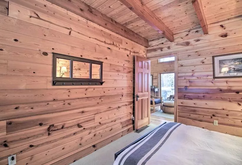 Thunder Lake Escape + Boat Dock!