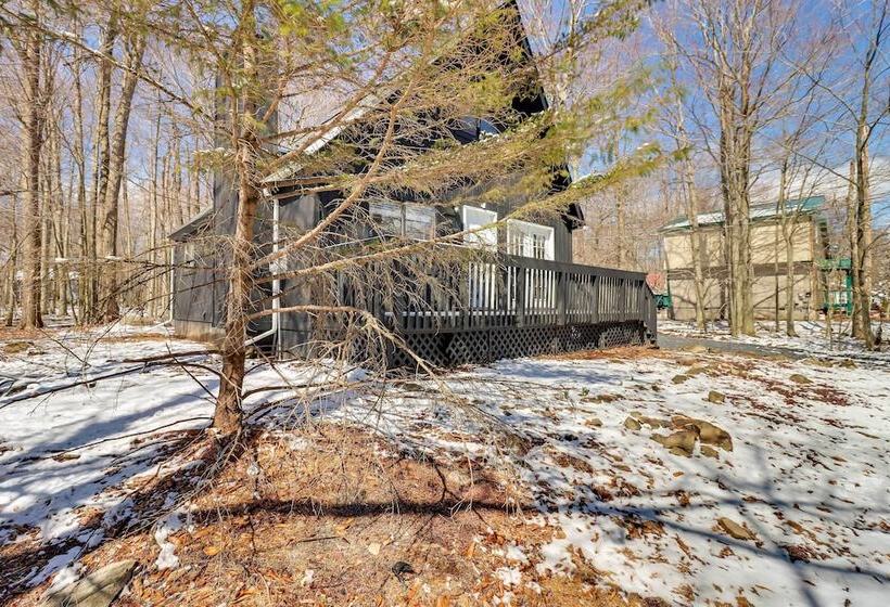 Tobyhanna Vacation Home W/ Community Pool Access