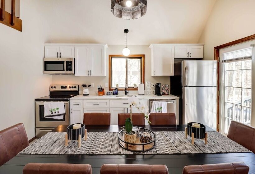 Tobyhanna Vacation Home W/ Community Pool Access