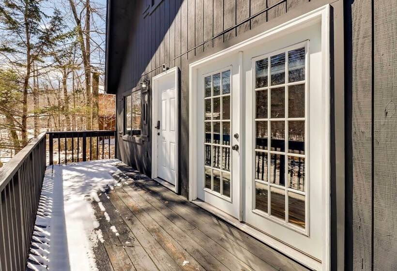 Tobyhanna Vacation Home W/ Community Pool Access