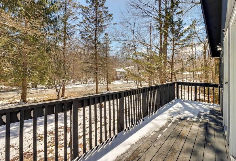 Tobyhanna Vacation Home W/ Community Pool Access