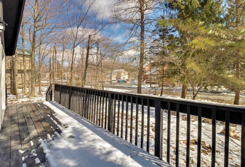 Tobyhanna Vacation Home W/ Community Pool Access