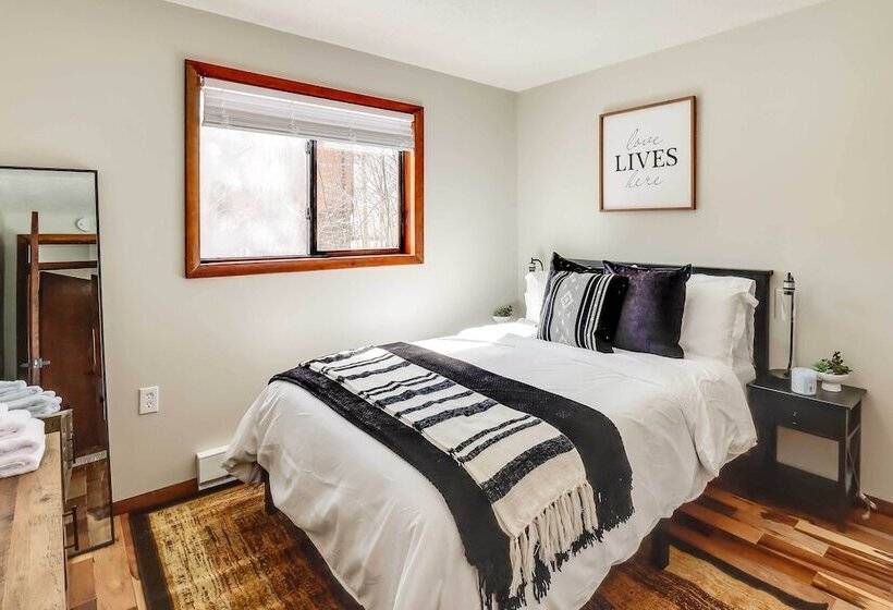 Tobyhanna Vacation Home W/ Community Pool Access