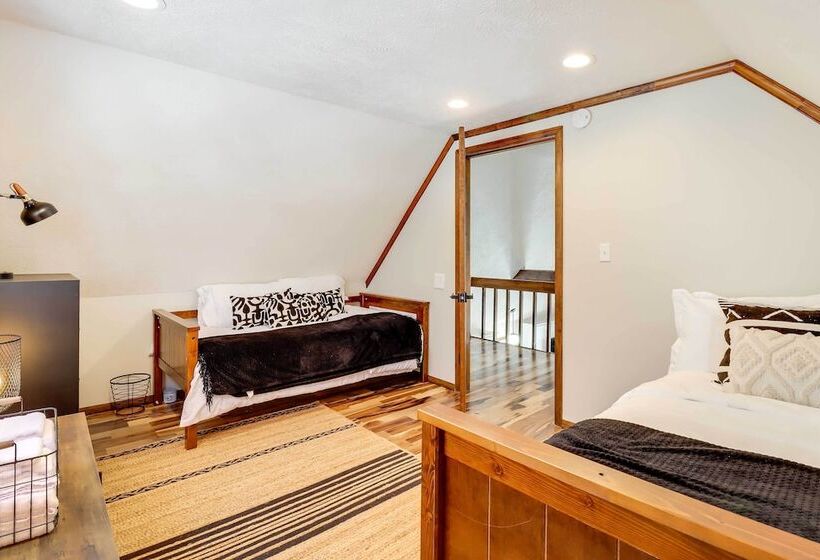 Tobyhanna Vacation Home W/ Community Pool Access