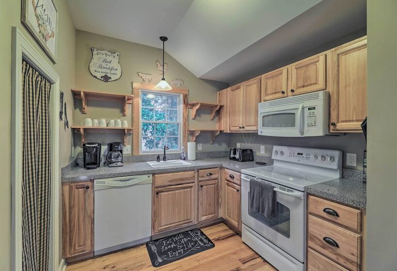 Pristine Cottage W/ Access To The Trent River