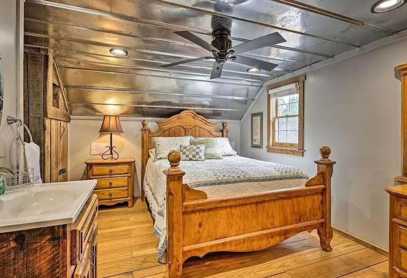 Victoria Farms  Vinemont Vacation Rental!