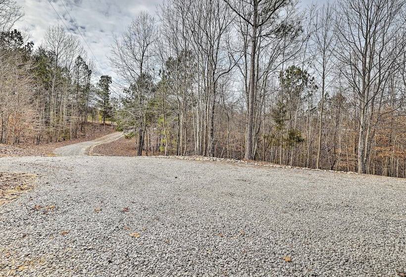 Victoria Farms Vinemont Vacation Rental!