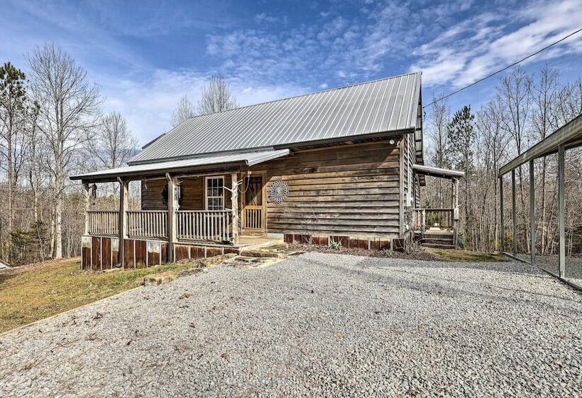 Victoria Farms Vinemont Vacation Rental!