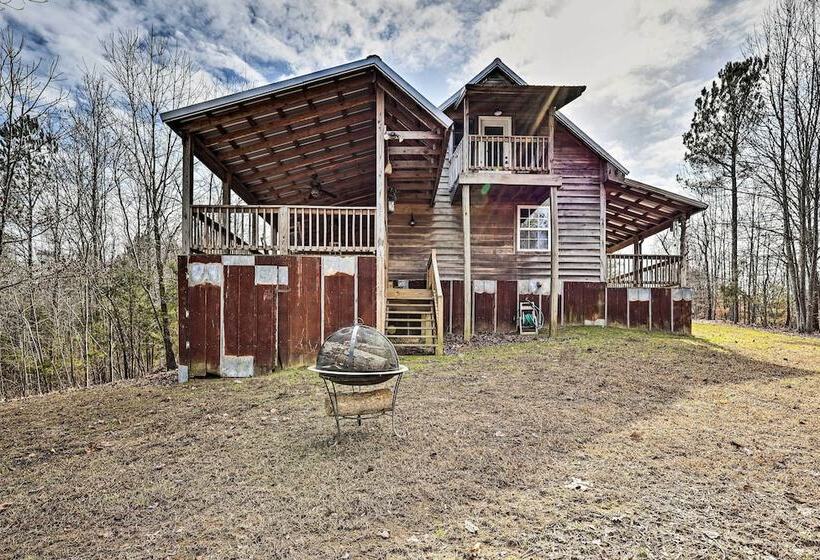 Victoria Farms Vinemont Vacation Rental!