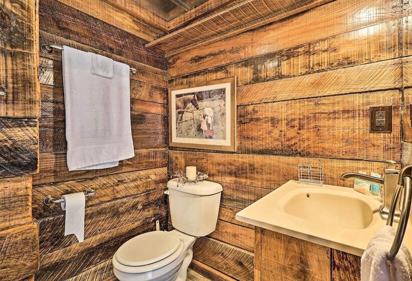 Victoria Farms Vinemont Vacation Rental!