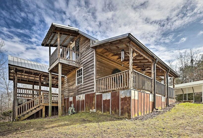 Victoria Farms Vinemont Vacation Rental!