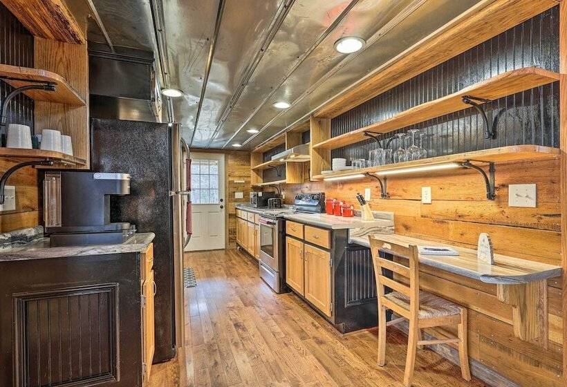 Victoria Farms Vinemont Vacation Rental!