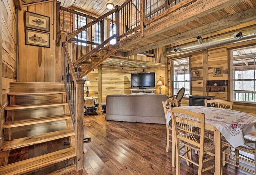 Victoria Farms Vinemont Vacation Rental!