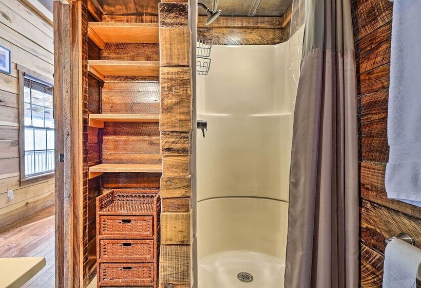 Victoria Farms Vinemont Vacation Rental!