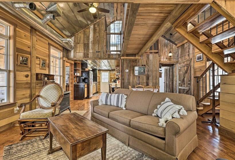 Victoria Farms Vinemont Vacation Rental!