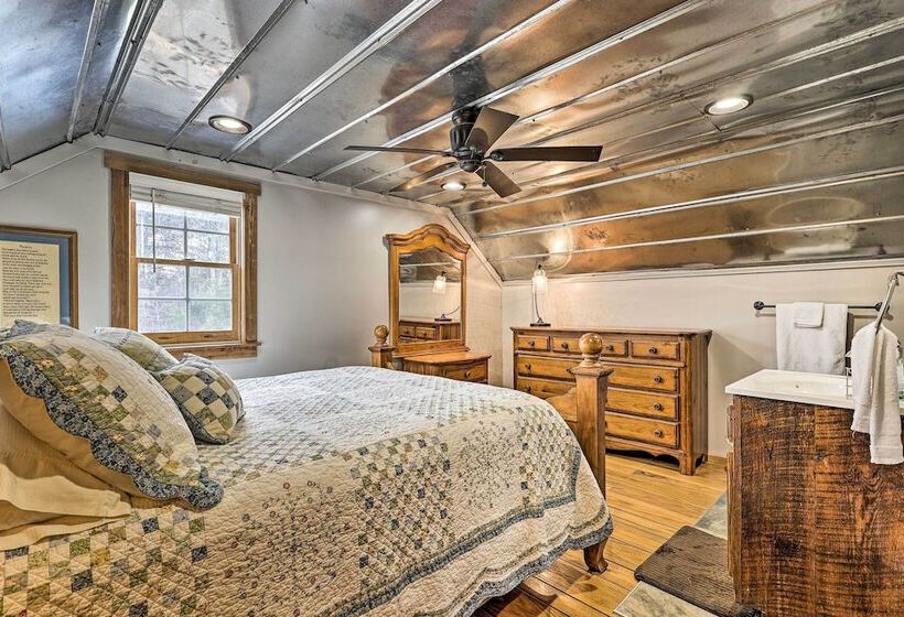 Victoria Farms Vinemont Vacation Rental!