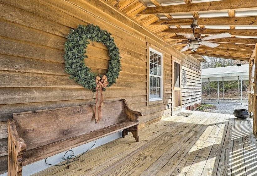 Victoria Farms Vinemont Vacation Rental!