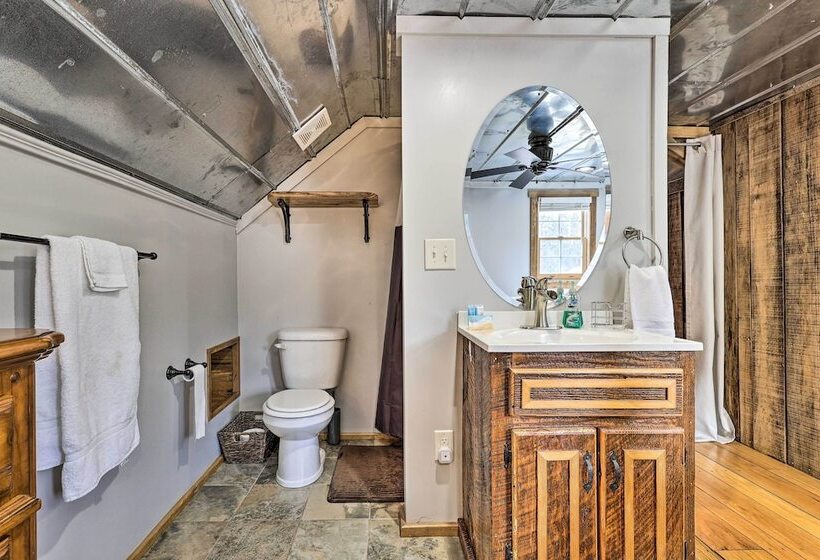 Victoria Farms Vinemont Vacation Rental!