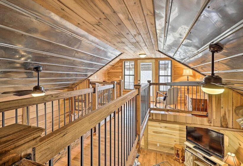 Victoria Farms Vinemont Vacation Rental!