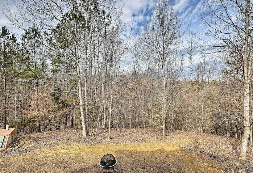 Victoria Farms Vinemont Vacation Rental!