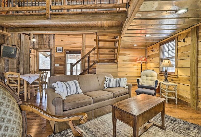 Victoria Farms Vinemont Vacation Rental!