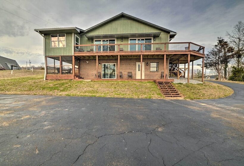 Barkley Breeze Waterfront Home W/ Dock & Kayaks