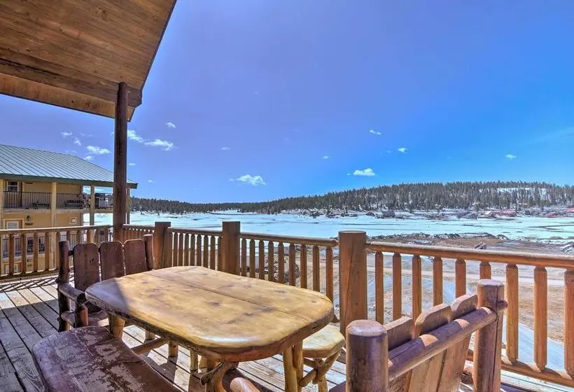 Whistling Woods Cabin: Meadow Views + Gas Grill!