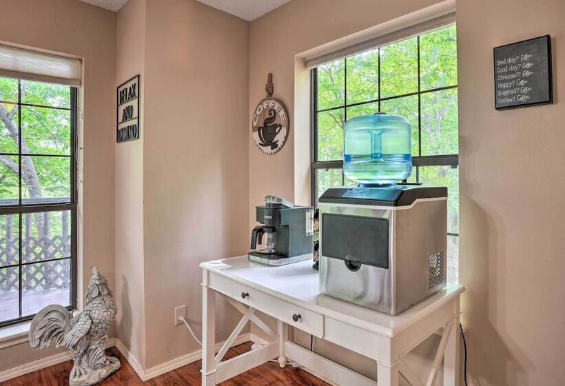 Beaver Lake Retreat W/ Deck & Private Hot Tub