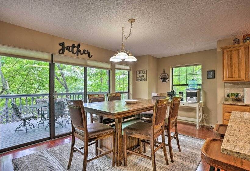 Beaver Lake Retreat W/ Deck & Private Hot Tub