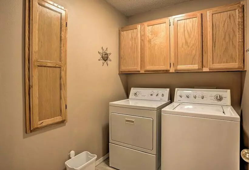 Beaver Lake Retreat W/ Deck & Private Hot Tub