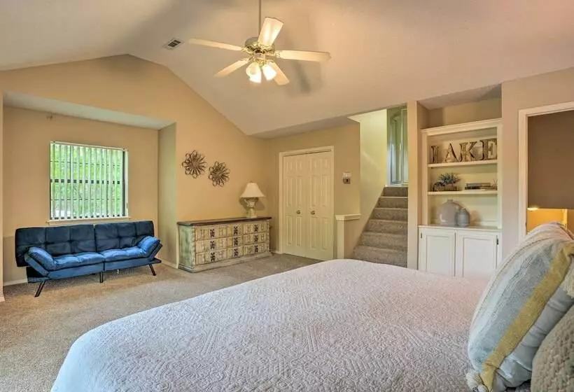 Beaver Lake Retreat W/ Deck & Private Hot Tub