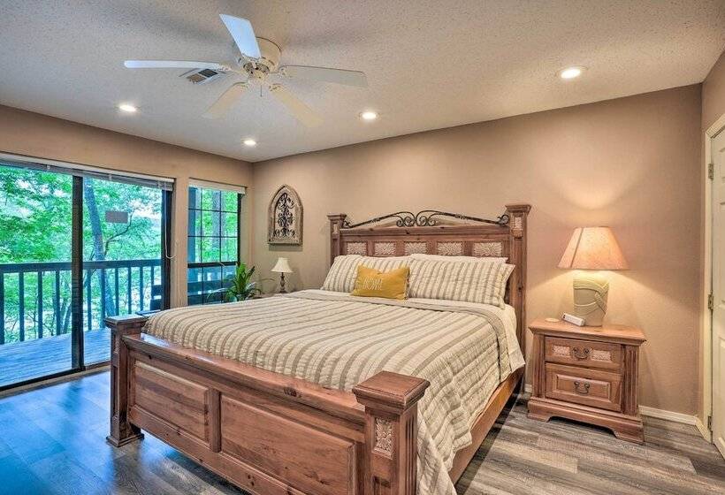 Beaver Lake Retreat W/ Deck & Private Hot Tub