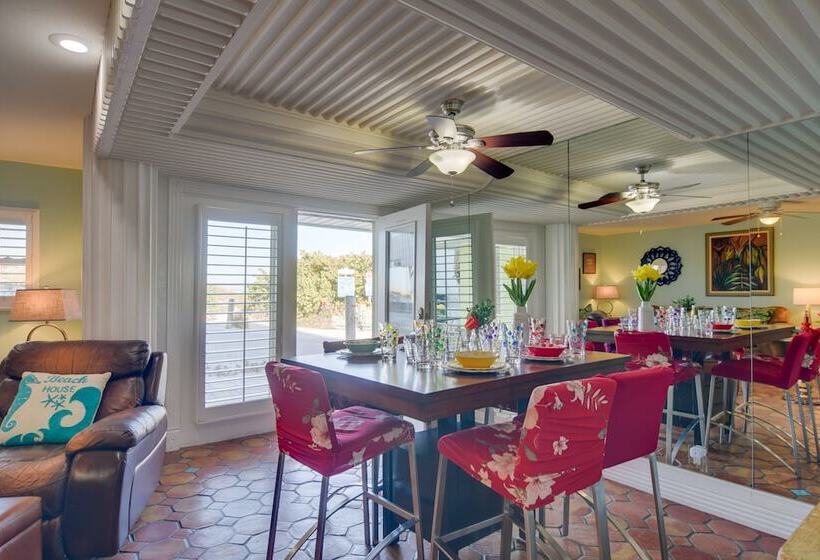 Breezy White Sands House Steps To Gulf Shore!