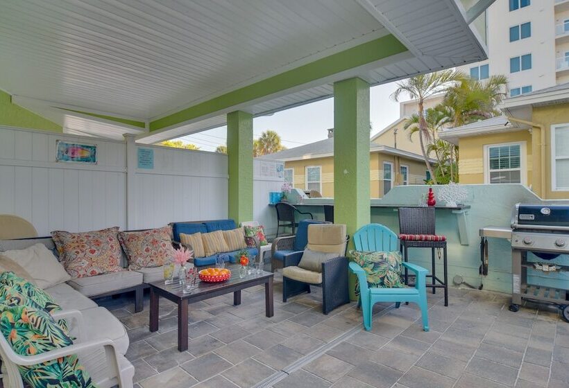 Breezy White Sands House Steps To Gulf Shore!