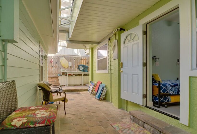 Breezy White Sands House Steps To Gulf Shore!