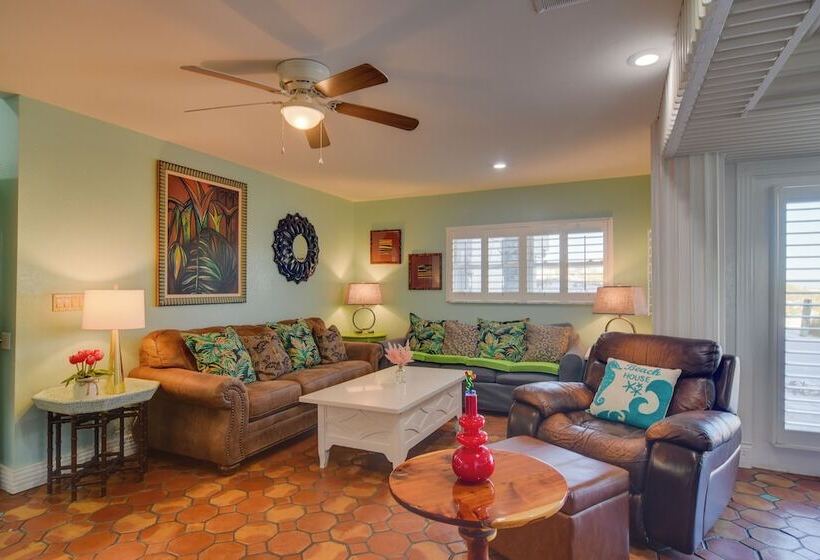 Breezy White Sands House Steps To Gulf Shore!