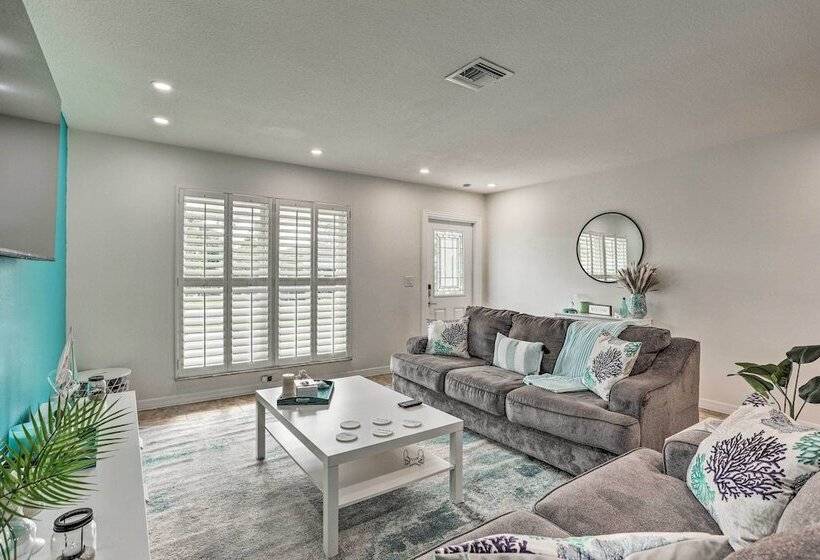 Bright Port St Lucie Home W/ Private Pool!