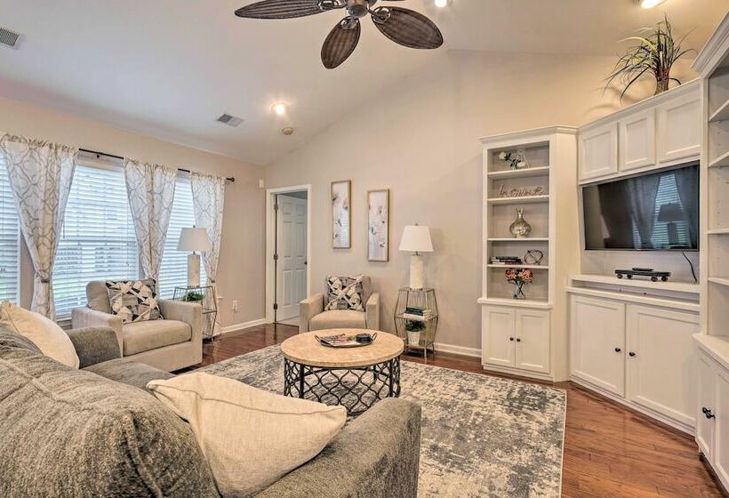 Bright Summerville Abode ~ 9 Mi To Water Park