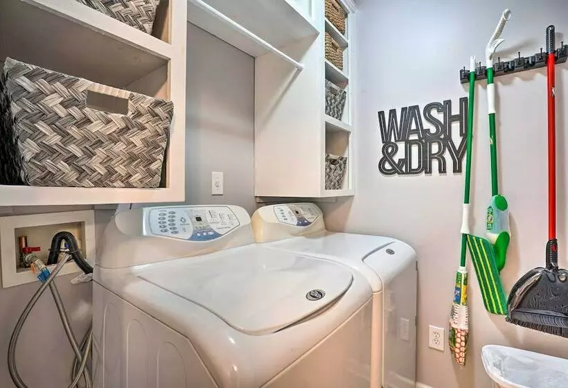 Bright Summerville Abode ~ 9 Mi To Water Park