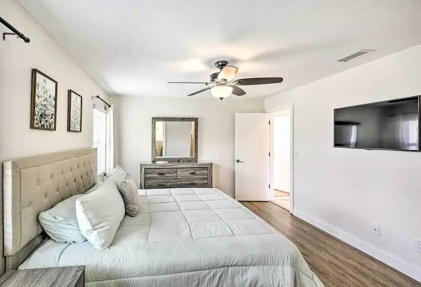 Canalfront Cape Coral Escape W/ Heated Pool!