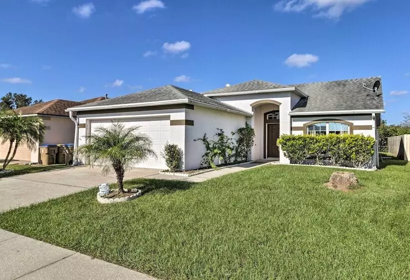 Charming Kissimmee Retreat W/ Pool & Lanai!