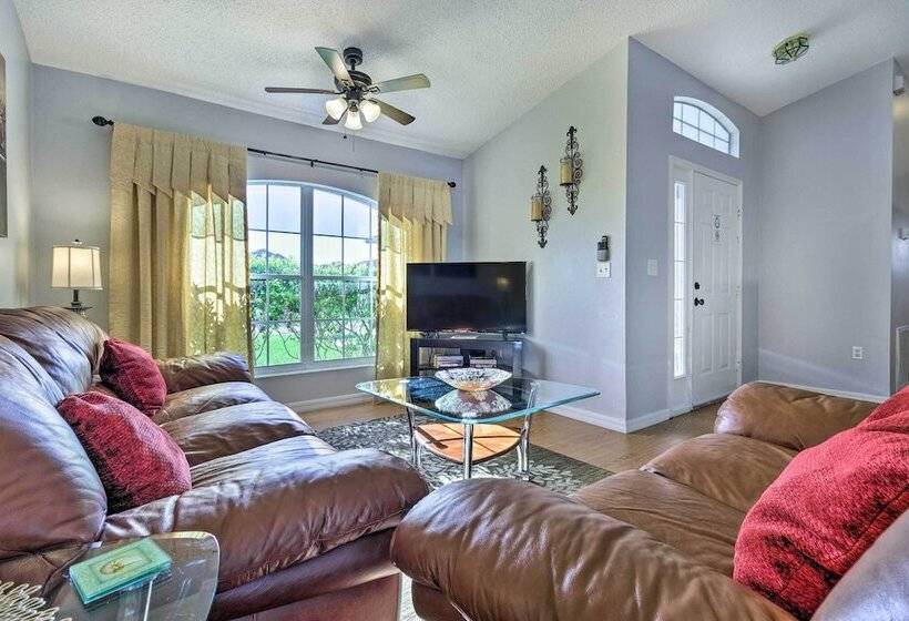 Charming Kissimmee Retreat W/ Pool & Lanai!
