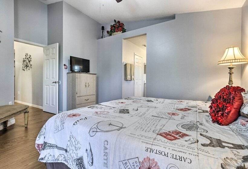 Charming Kissimmee Retreat W/ Pool & Lanai!