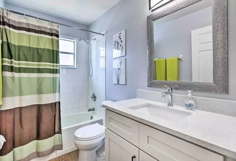 Charming Kissimmee Retreat W/ Pool & Lanai!