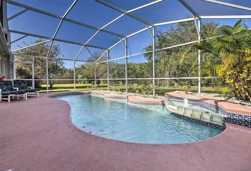 Charming Kissimmee Retreat W/ Pool & Lanai!