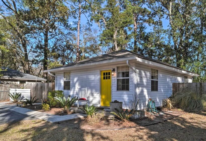 Fire Pit + Yard: Charming Port Royal Home!